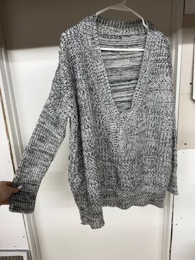 Charlotte Russe Gray Marled V-Neck Knit Sweater